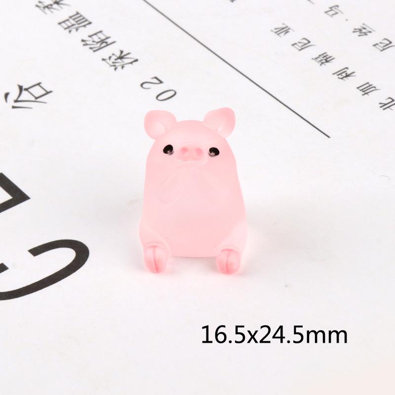 Internet Celebrity Pig Doll: 3D Resin Ornament & DIY Epoxy Display Stand for Phone Cases