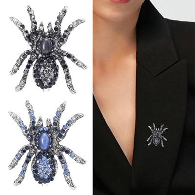 Vintage Style Overcoat Brooch Shining Rhinestones Decor Spider Shape Shawl Scarf Pin Men Suit Coat Simple Badge Fashionable Accessories