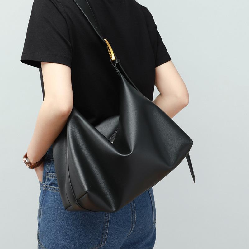 Premium Sense Large Capacity Four Seasons Versatile Single Shoulder Messenger Soft Bag Niche Design Tote Bag Women'S Style
