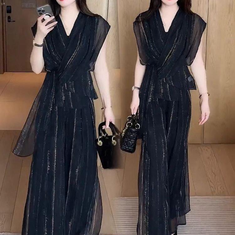 Mom's 2026 Summer Chiffon Two-Piece Set: Age-Reducing Short Sleeve Top & Wide-Leg Pants for Middle-Aged and Elderly Women.