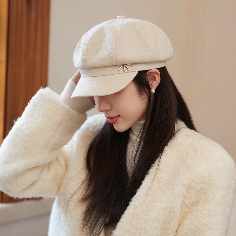 Autumn and Winter New Hats Women's High-end Sense Metal Label Octagonal Hat Plaid Literary and Retro Newsboy Hat Tide