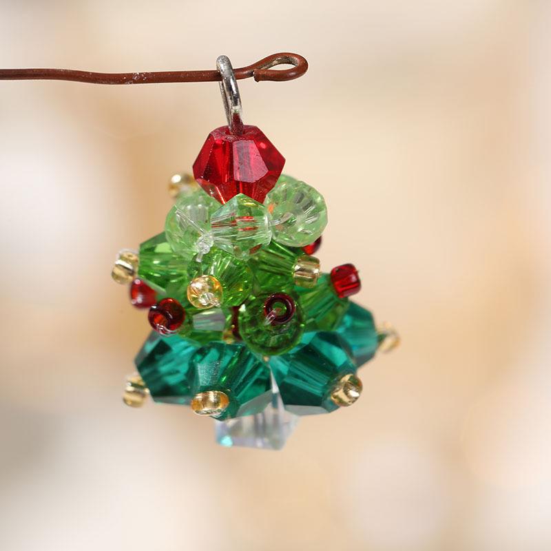 

Exquisite Autumn/Winter Christmas Necklace for Women - High-End Titanium Steel, Non-Fading Clavicle Chain Jewelry