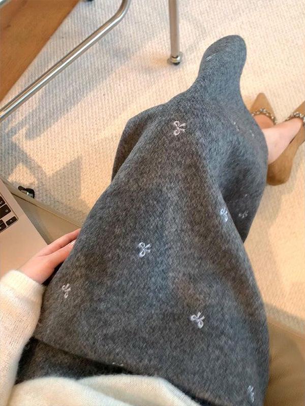 Elegant High Waist Woolen A-line Skirt with Bow Embroidery for Women - Autumn/Winter 2025