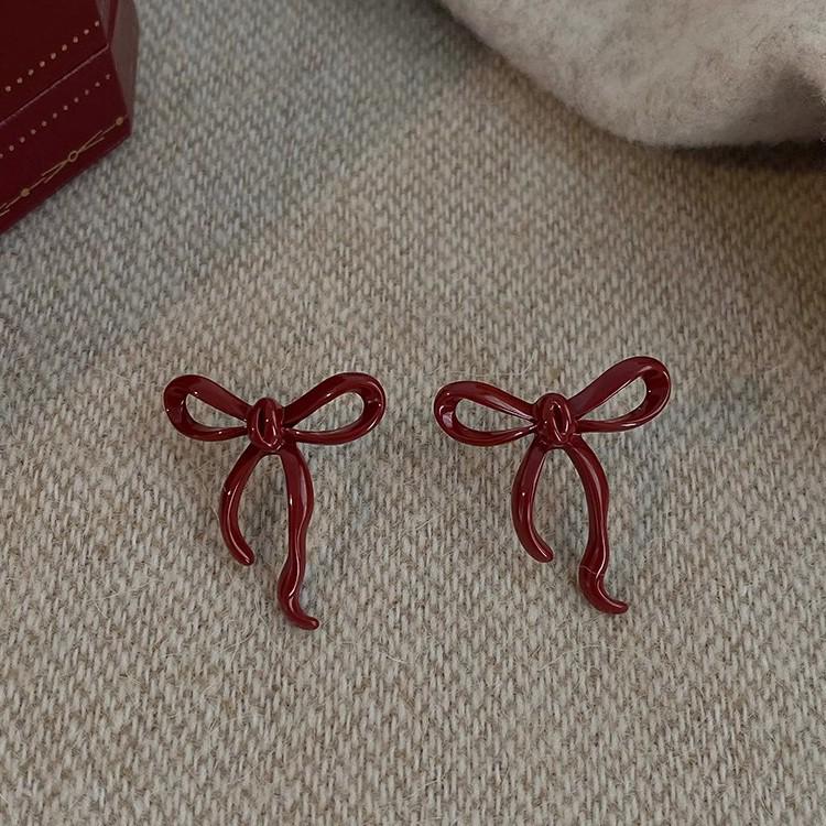 Hong Kong Ankara Red Bow Stud Earrings: Retro, Versatile, and Luxurious Accessory for a Niche Fashion Statement.