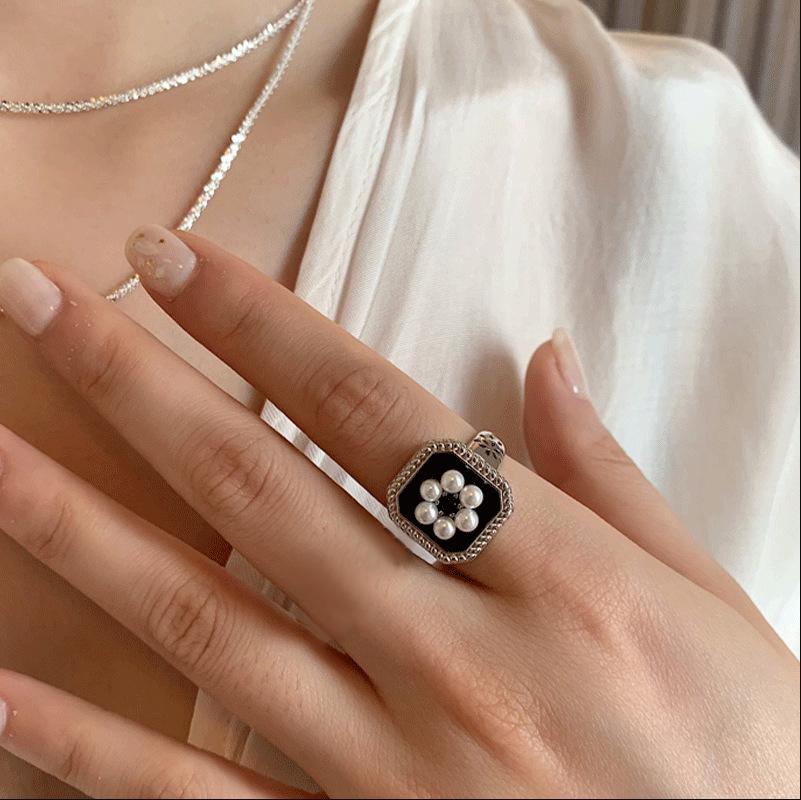 Square Drip Glaze Pearl Flower Ring Retro Fashion Open Temperament Hypoallergenic Casual Everyday Dainty Minimalist Size Adjustable Ring