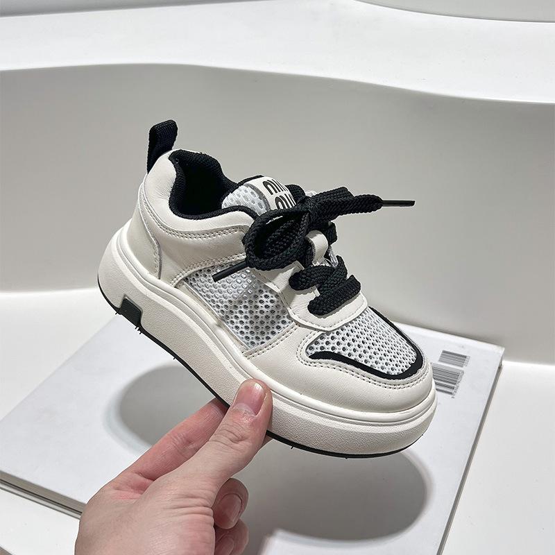 

Cartoon buckle children s board shoes single net girls casual little white shoes 2025 spring and summer new net shoes boys sports shoes 26-30 yards, 5 pairs in one hand
