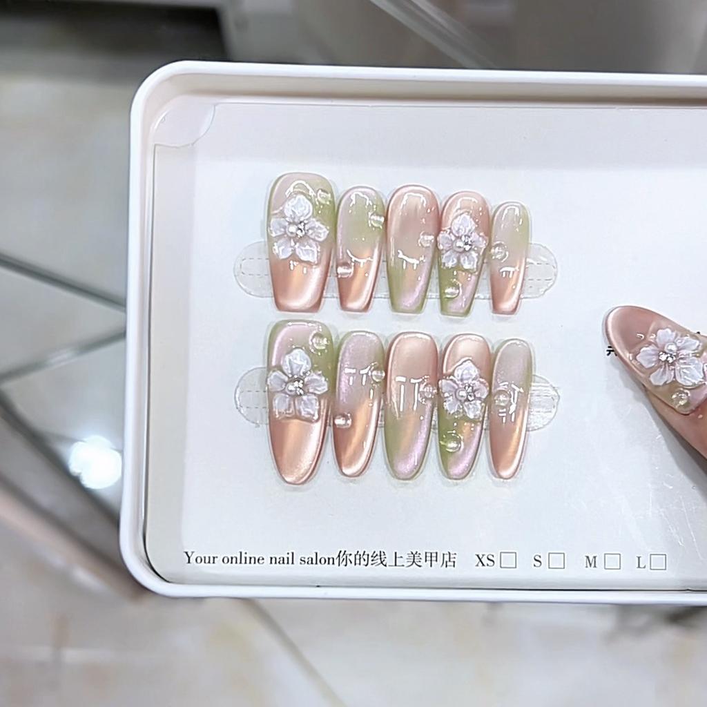 Pure Hand-kneaded New Spring Flower Three-dimensional Five-petal Flower Light Metering Cat Eye Temperament Nail Patch
