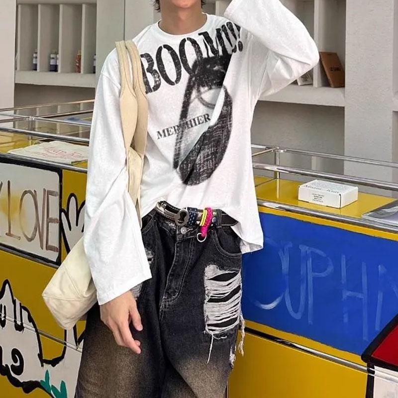 

Men s White Long Sleeve T-Shirt with Retro Graphic Print Casual Oversized Top S белый