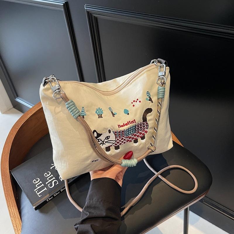 Heavy industry embroidery cat portable nylon bag women's leisure going out commuting messenger bag versatile shoulder bag