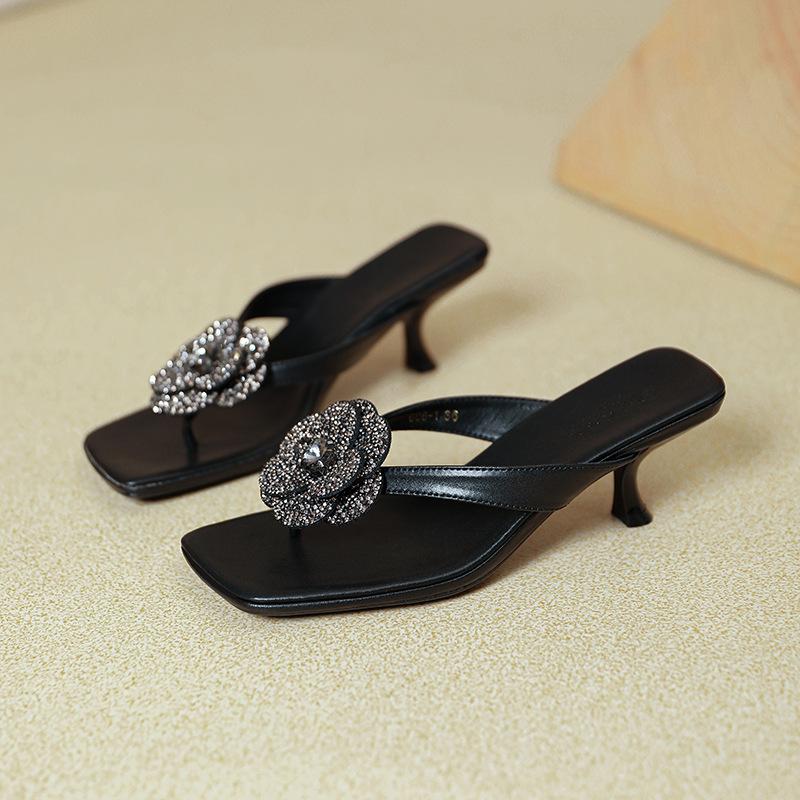 High-heeled slippers women's summer outer wear 2025 new rhinestone flower kitten and cool slippers square head pinch foot flip-flops