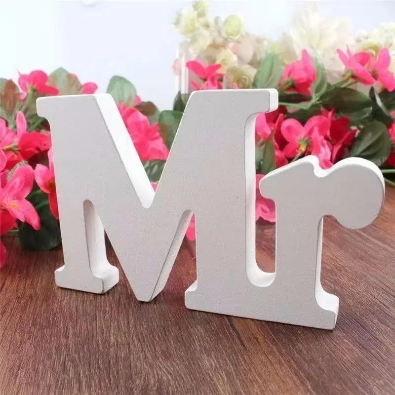 1Set ( 3Pcs )  Newest Design English Letters Mr&Mrs Wedding Decoration Present Table Centrepiece De Wedding Decor Miniatures