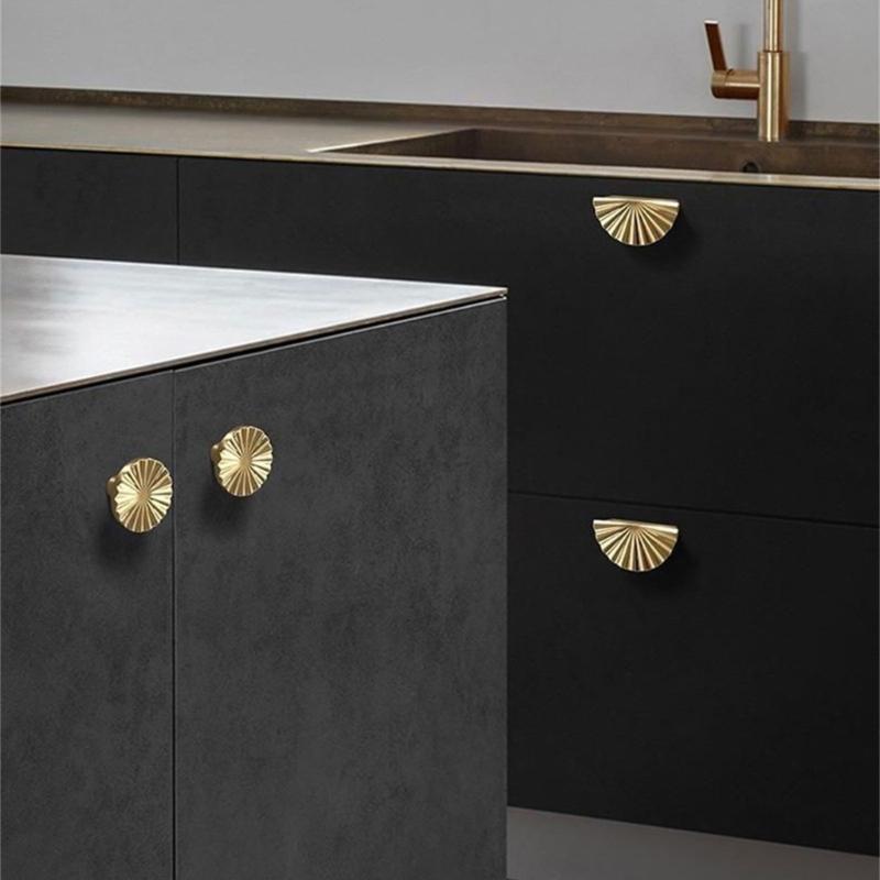 6er-Pack Stilvolle Schrankknöpfe aus gebürstetem Messing Zinklegierung Vintage-Stil Schubladengriffe für moderne Wohnraumgestaltung