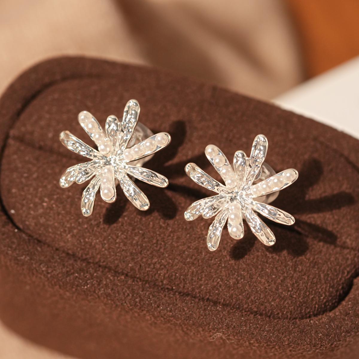 18K Gold-Plated Zircon Flower Water Drop No-Piercing Earrings - Elegant, Versatile Ear Jewelry
