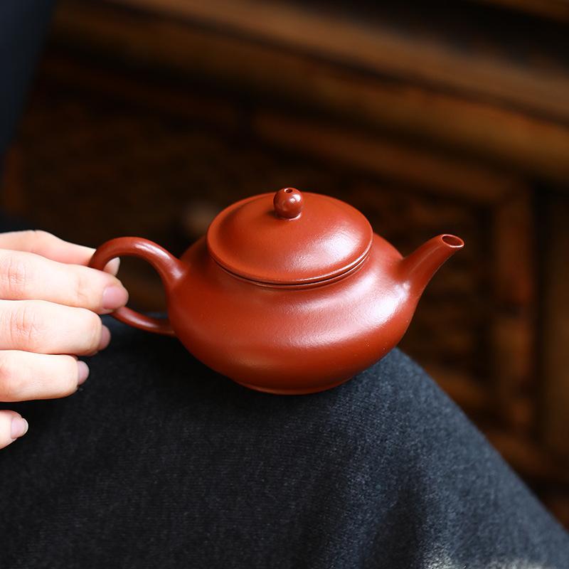 

110ml Exquisite Yixing Purple Clay Teapots Handmade Autumn Water Pot Raw Ore Zhu Mud Kettle Chinese Zisha Tea Set Decoration