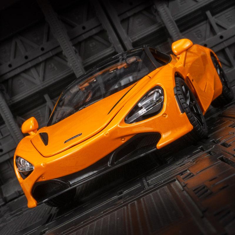 

Jinlifang 720S Sports Car 1/24 Scale Model with Sound and Light оранжевый