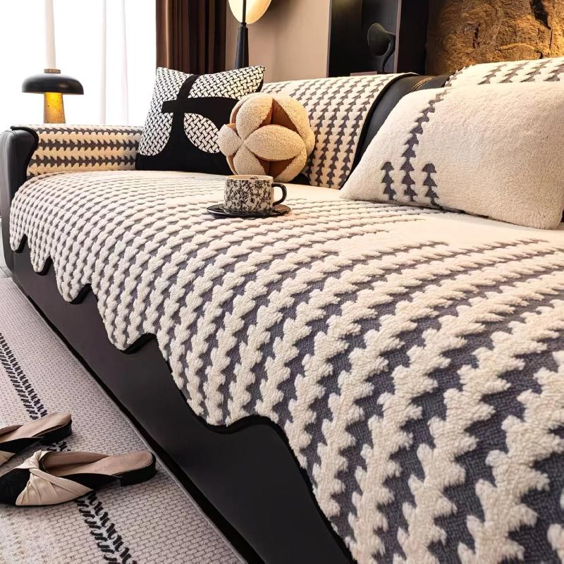 

Thickened Non-slip Sofa Cushion, Solid Color Universal Couch Cover, Luxury Simple Style Sofa Pad for Living Room 70*70cm