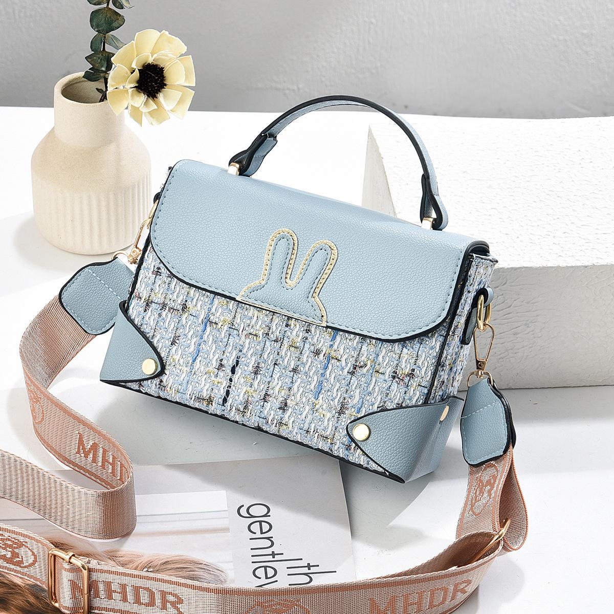 

Shoulder bag bag new fresh wind handbag texture handbag broadband oblique span 20*7*15 небесно-голубой