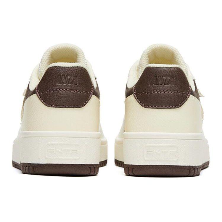 Anta Life Series Zero Feel Non-Slip Wear-Resistant Low-Top Sneakers Women Sneakers White Brown 922318060-1