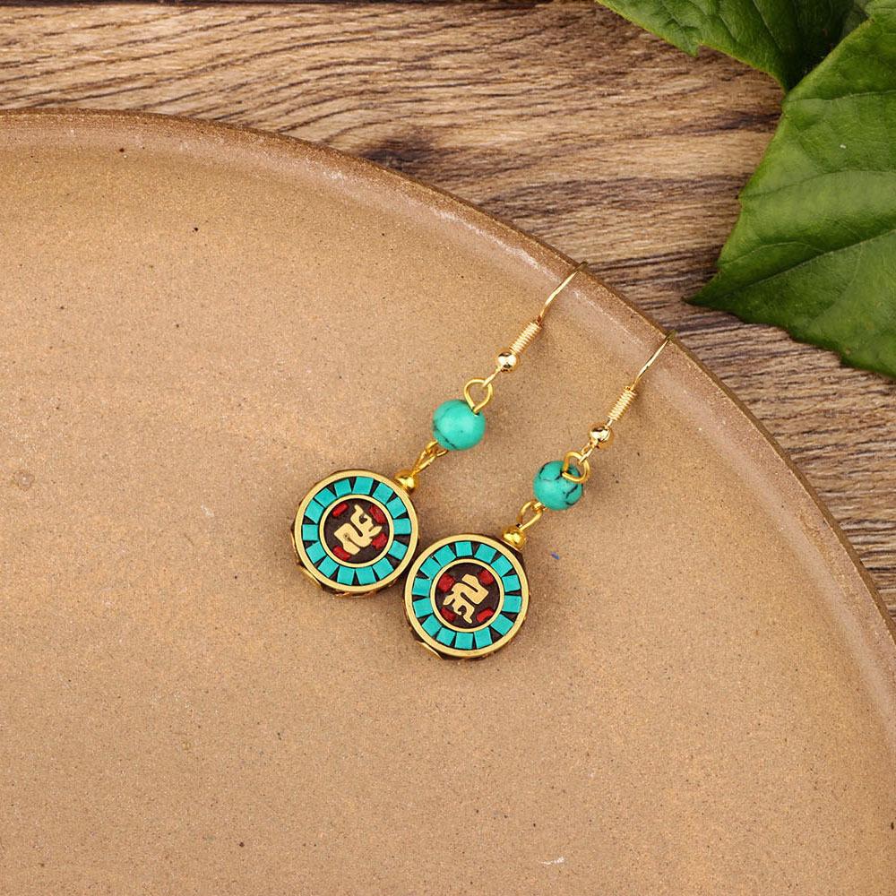 Vintage Nepal inkrustowane kolczyki w stylu egzotycznym z prostym, ręcznie robionym wzorem Etniczne kolczyki w stylu tybetańskim Biżuteria Prezent