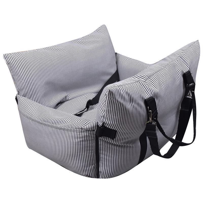 Universal All-Season Car Rear Seat Dog Bed: Removable, Washable, Handbag-Style Design.