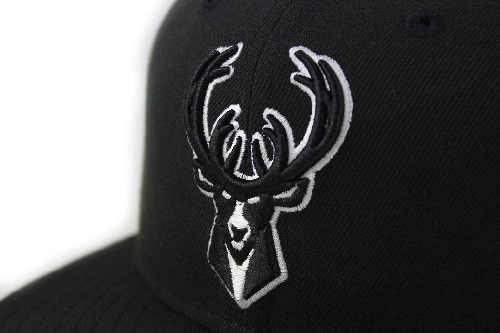 New Era 9FIFTY Snapback Black NBA Eastern Milwaukee Bucks Cap, & White, Conference,