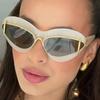 New  Oversized Cat Eye Sunglasses Women For Men Luxury Brand Designer Vintage Punk Sunglasses Popular Rivet Big Frame Eyewear