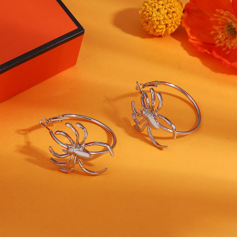 Gothic Spider Stud Earrings: Creative Animal Design for Women - Perfect for Halloween