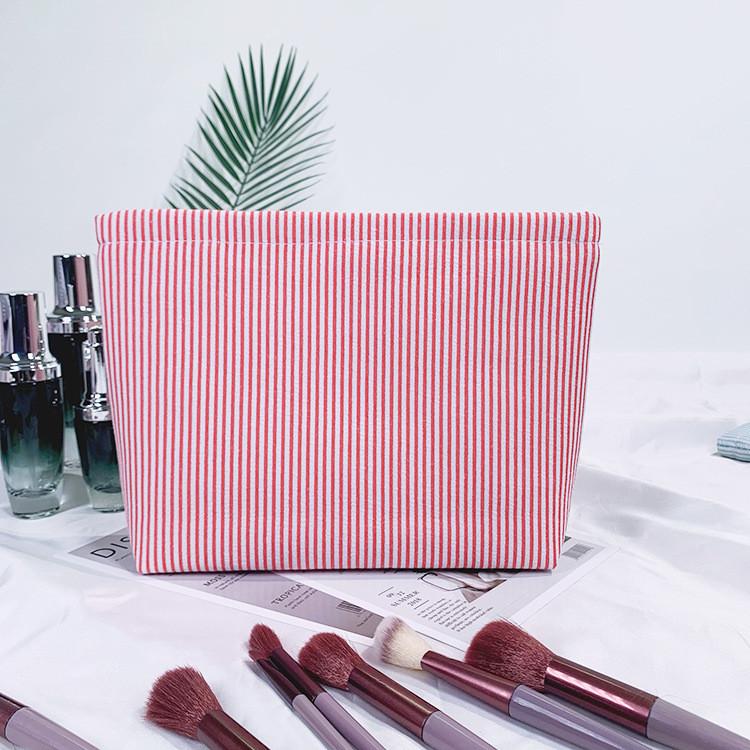 Boho Embroidered Travel Makeup Bag With Breathable Polyester For Daily Use