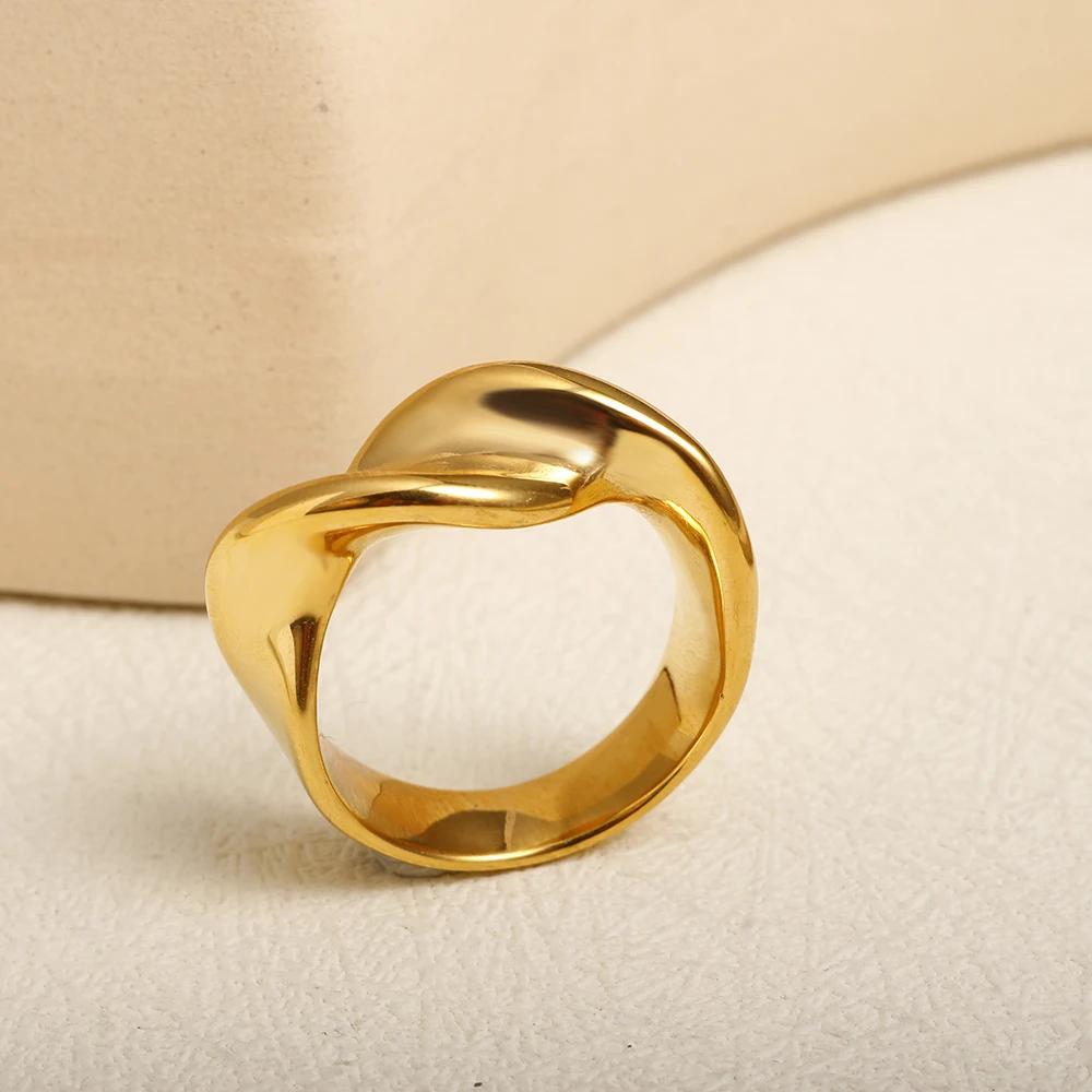 Wholesale High End Waterproof Three-dimensional M Letter Hollow Stainless Steel Finger Ring Trendy for Women Personalize Jewelry