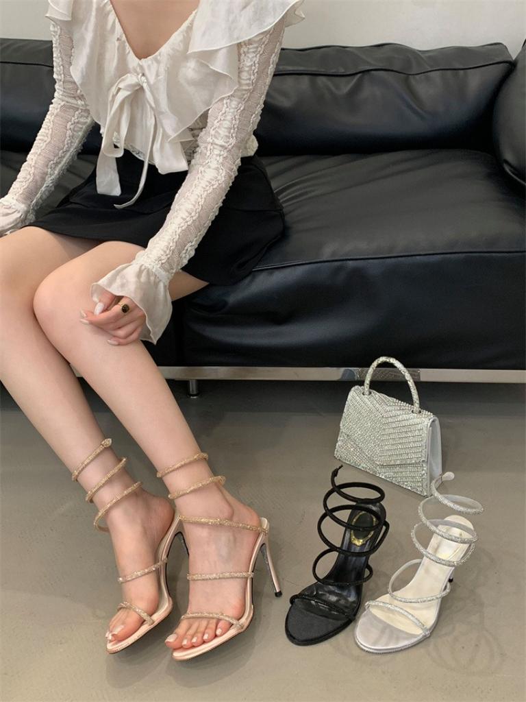 Mote Bling Bling Rhinestone Merke Høye Hæler Sandaler Kvinner Mote Smal Rem Tynne Høye Hæler Slides Bankett Fest Kjolesko