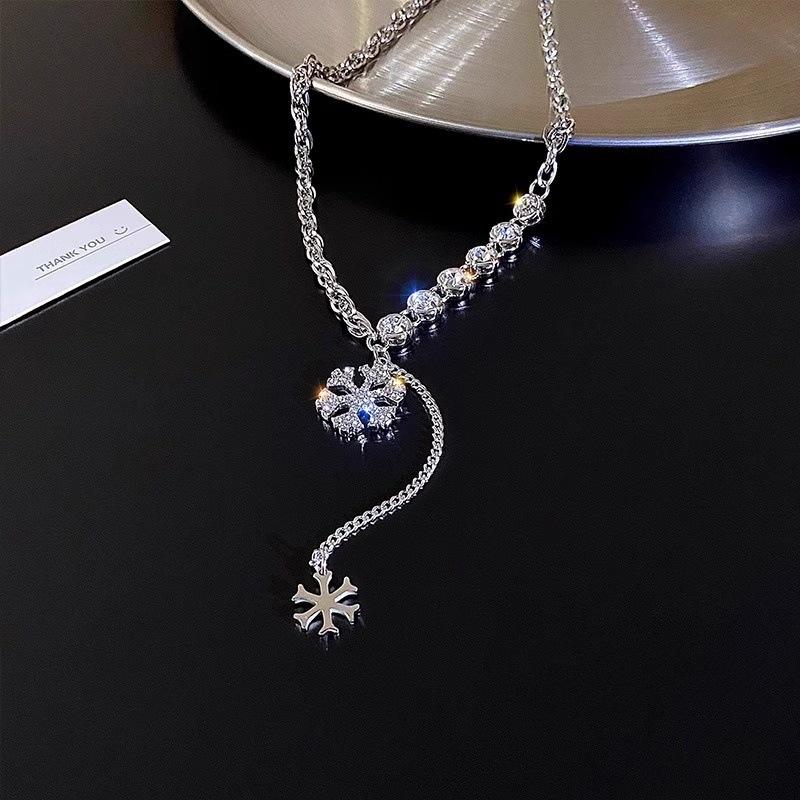 Silver Double Cross Pendant Necklace Female Spice Girl Light Luxury Niche Design Sweet Cool Collarbone Chain Premium Neck Chain Accessories