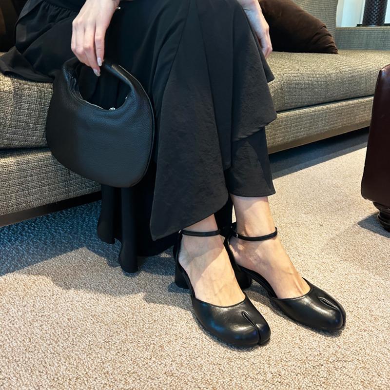 New Tabi split-toed ballet shoes women's texture folds shallow mouth flat bottom non-slip soft sole one-pedal sandals