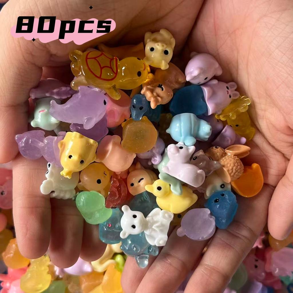 20/40/80 miniature resin animal figurines, some of which are light-up resin animals, perfect for DIY jewelry and phone case deco