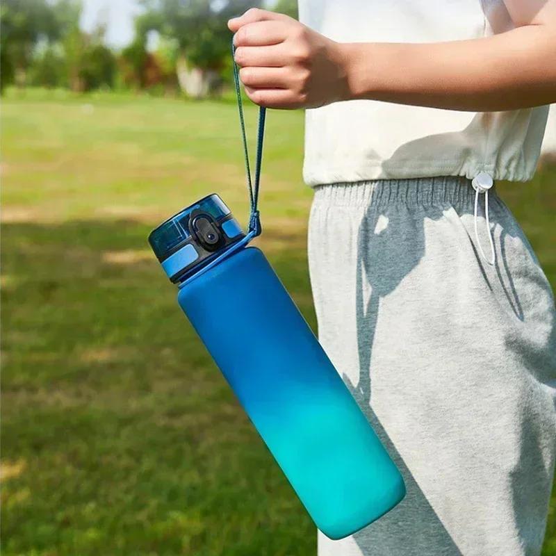1 liter sportvattenflaska stor kapacitet män kvinnor sommar bärbar plastflaska för utomhusresor Fitness Dryckesartiklar