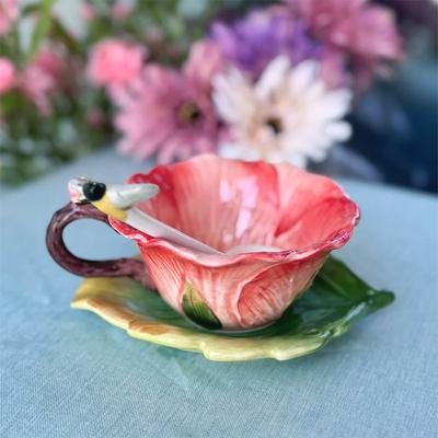 Ceramiczny Kubek do Kawy z Kwiatami, Spodek i Łyżeczka Wykwintny Wytłaczany Wzór Liści i Kwiatów Kubek na Popołudniową Herbatę lub Herbatę Kwiatową