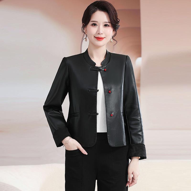 

2025 Spring Fashion Washable Leather Jacket for Middle-Aged and Elderly Women L for 90-110 jin кофейный