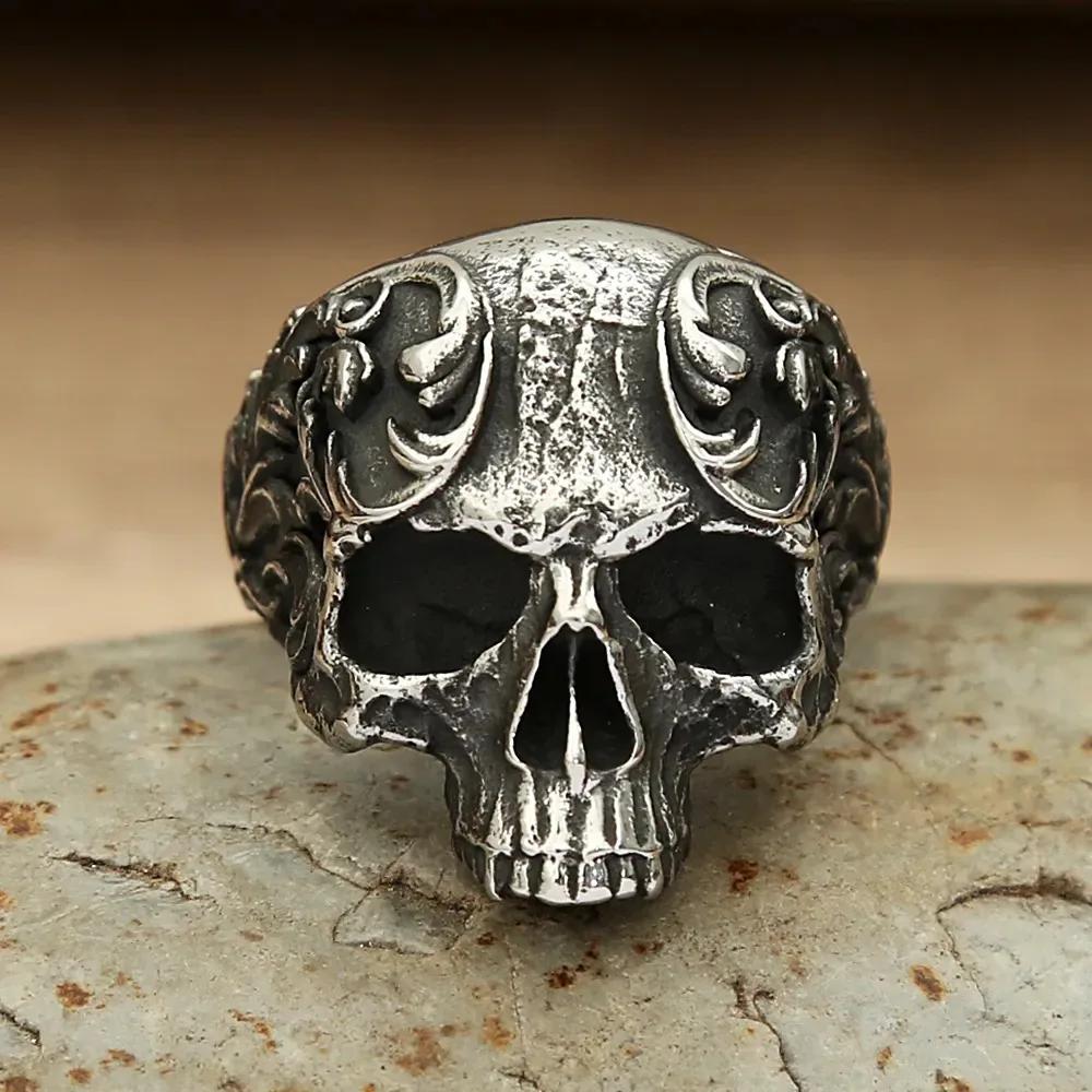 Niche Versatile Retro Gothic Floral Skull Ring Punk Men s and Women s Creative Trend Ring Couple Fashion Gift Popular Jewelry Resizable