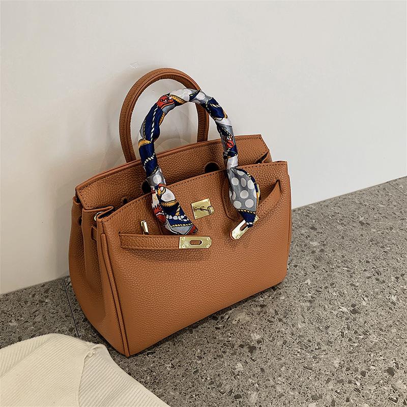New Fashionable Lychee Pattern Lock Platinum Bag Portable Shoulder Oblique Span Women's Bag