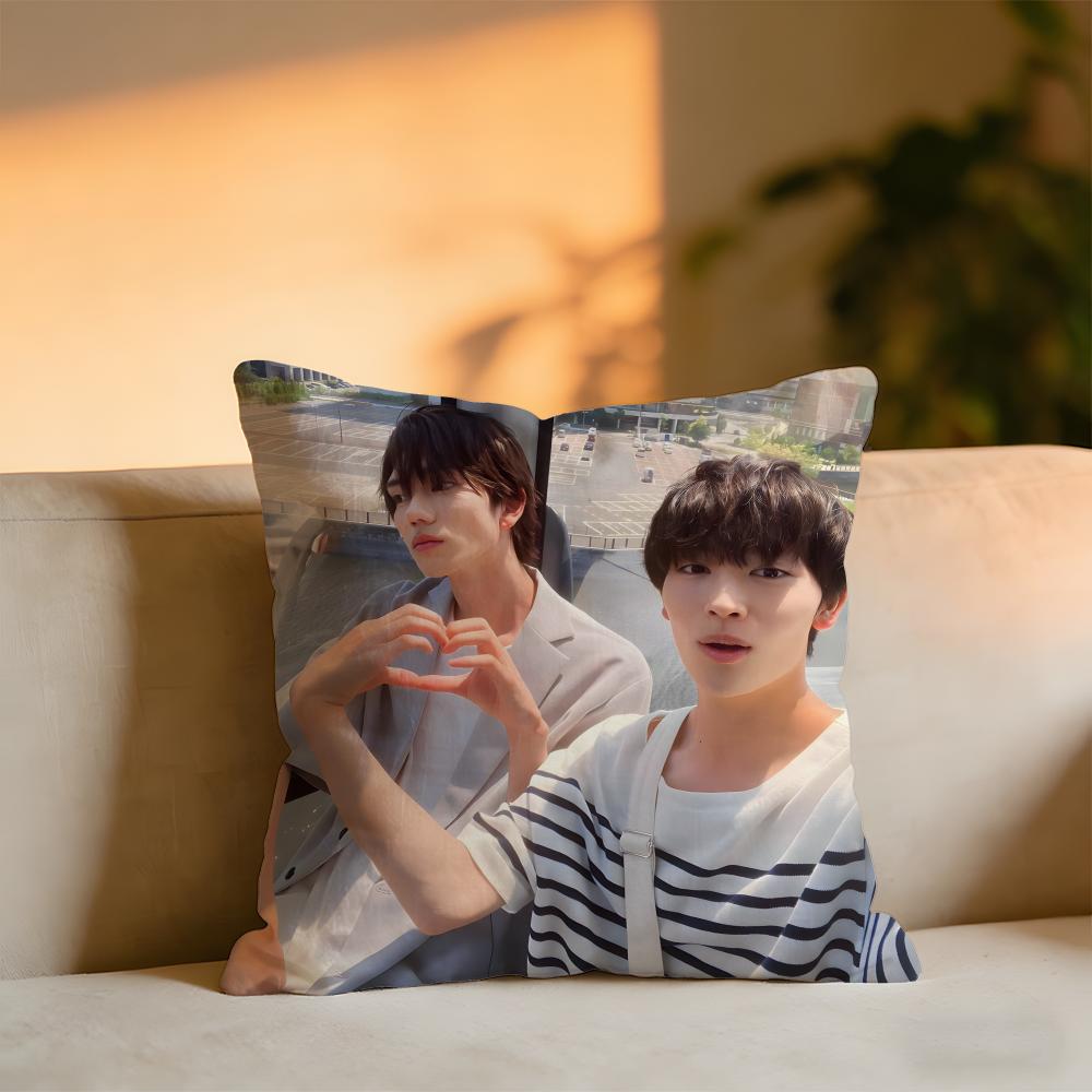 

My Personal Weatherman Cushion Cover Cozy Velvet Throw PillowSoft Warm Cushion For Sofa Bed 30X30cm