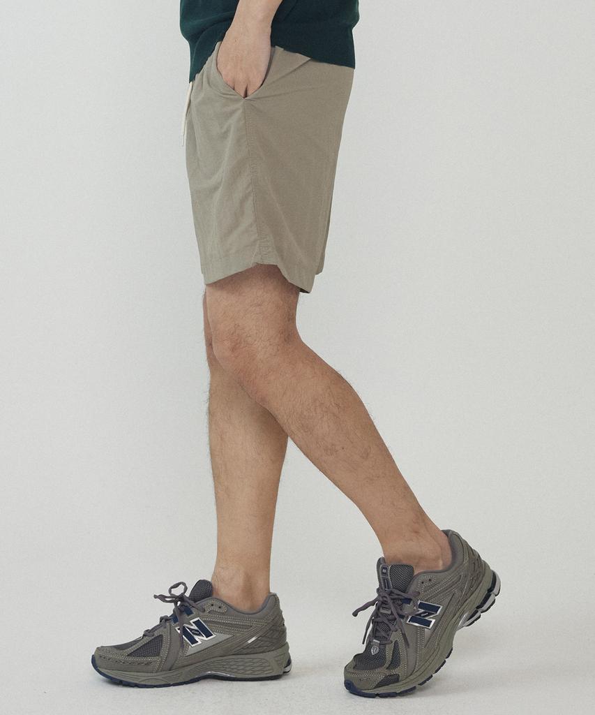 ANALOG MOOD Standard Nylon Shorts (Dark Beige)
