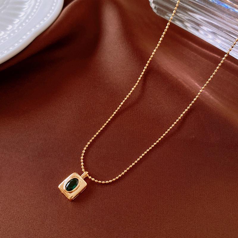 Retro Tiger Eye Stainless Steel Necklace - Light Luxury, Versatile Clavicle Chain Jewelry