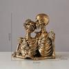 Creative Resin Couple Skeleton Model Sculpture Ornaments Living Room Bedroom Foyer Tabletop Halloween Decoration Accessories