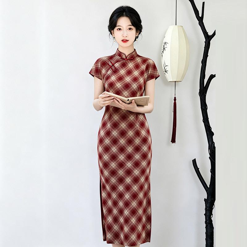 Red plaid Republic of China style new Chinese style daily Suzhou long cheongsam improved young women's high sense summer