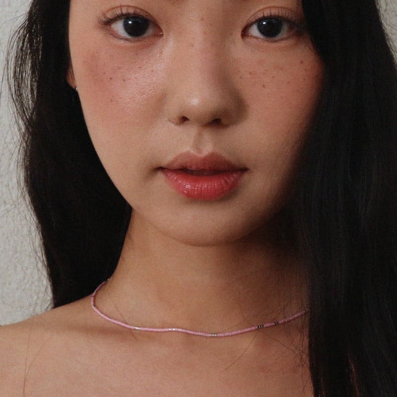 Less is more baby pink beads necklace