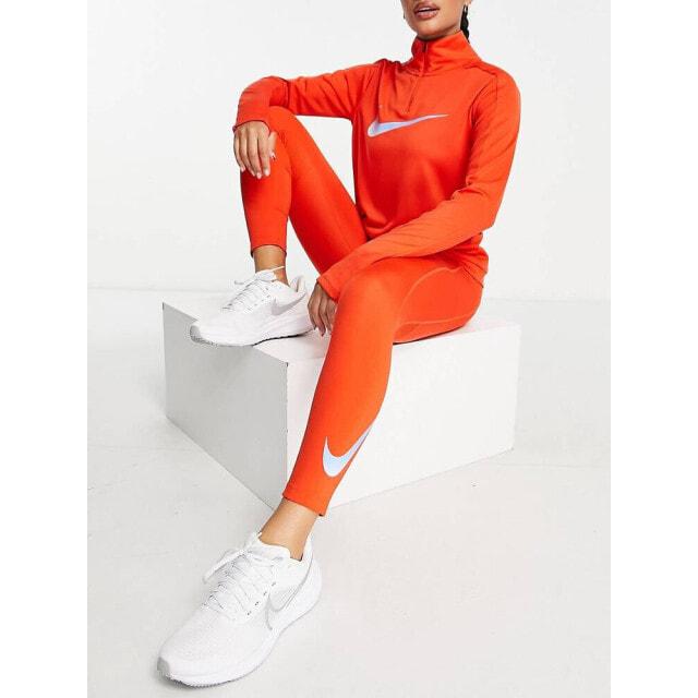 

Красные леггинсы размером 7/8 с логотипом Nike Running Swoosh