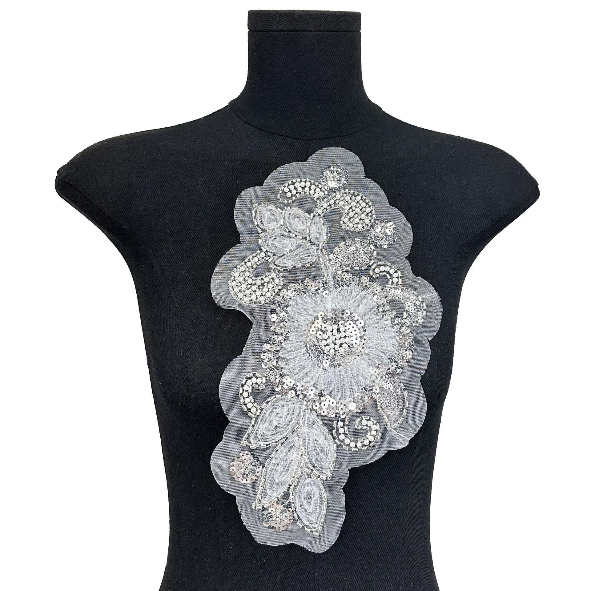 

Трехмерная вышитая бисером и пайетками кружевная аппликация в виде цветка, тканевая наклейка для свадебного платья, декоративная аппликация, аксессуары для DIY H3033