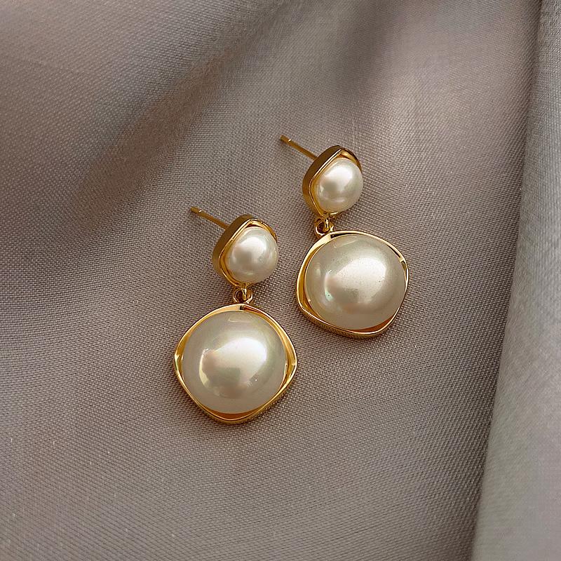 French Rhombus Pearl Earrings Stud Earrings Women'S Design Sense Earrings Temperament Fashion Earrings