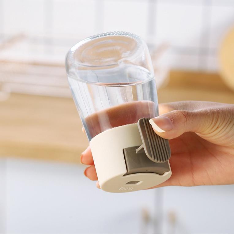 Quantitative Salt Control Bottle Sealed Moisture-proof Anti Slip Thickened Durable Household Seasoning Bottle Kitchen Supplies