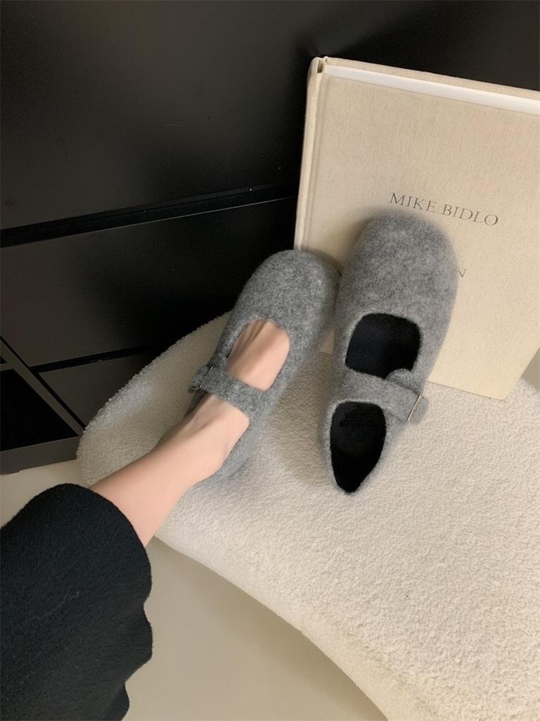 Retro style flat-soled Mary Jane shoes, children's winter velvet warm platform beanie ladyshoes