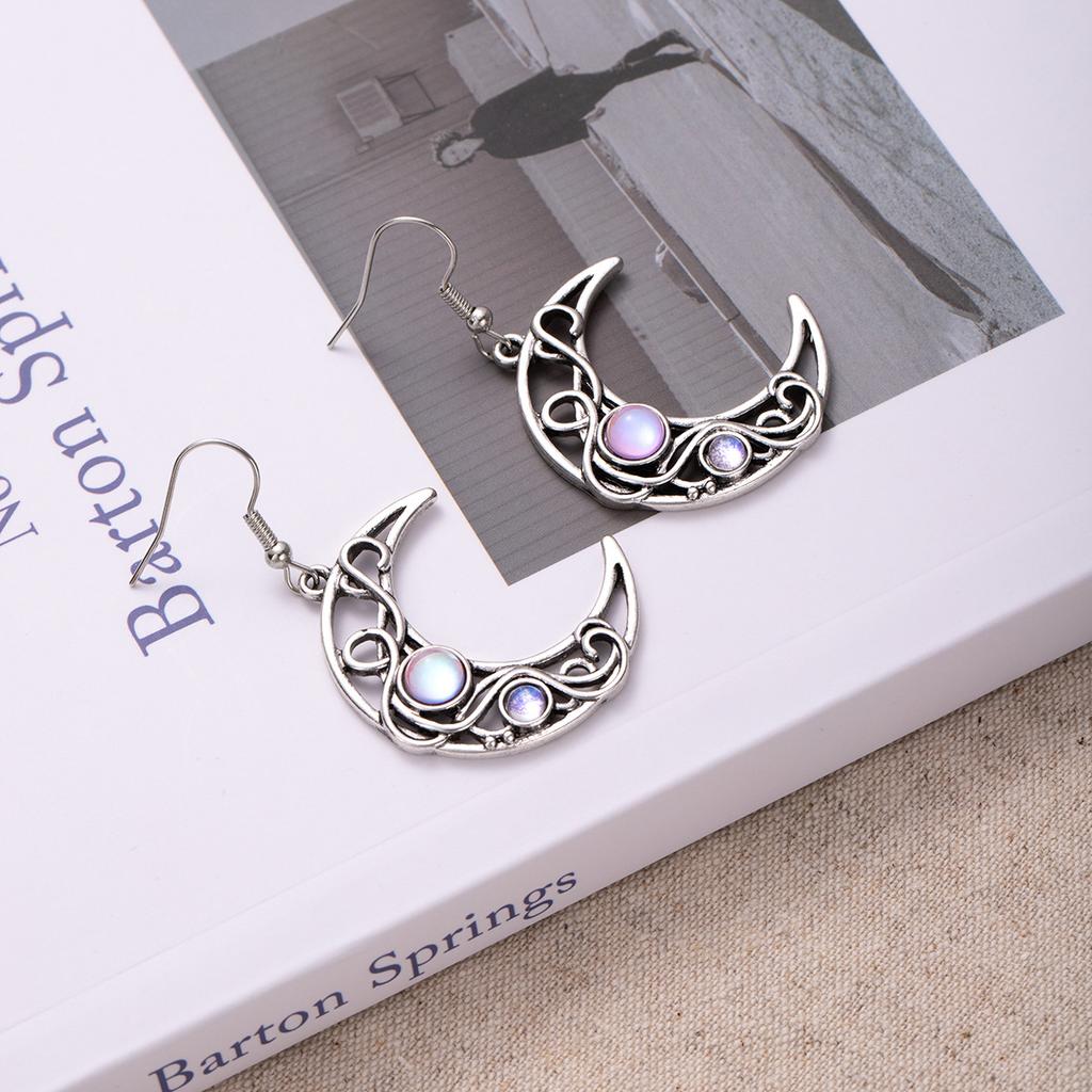 Retro Style Stud Earrings Hollow Design Sense Moon Heavy Industry Moonstone Earrings Women'S Light Luxury Generous Earrings